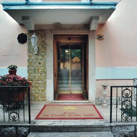 Albergo La Perla Civitella Roveto Esterno foto